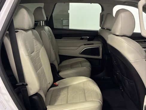 Used 2021 Kia Telluride SX w/ SX Prestige Package AWD/4WD image 9