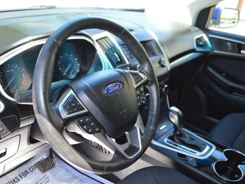 Used 2015 Ford Edge SEL FWD image 16