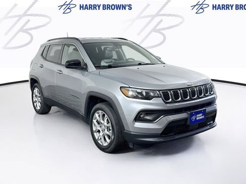 Used 2023 Jeep Compass Latitude AWD/4WD image 24