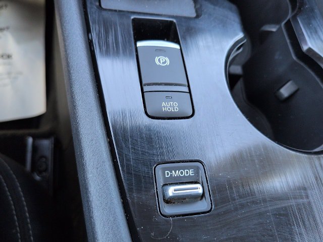 Used 2025 Nissan Rogue S FWD image 21