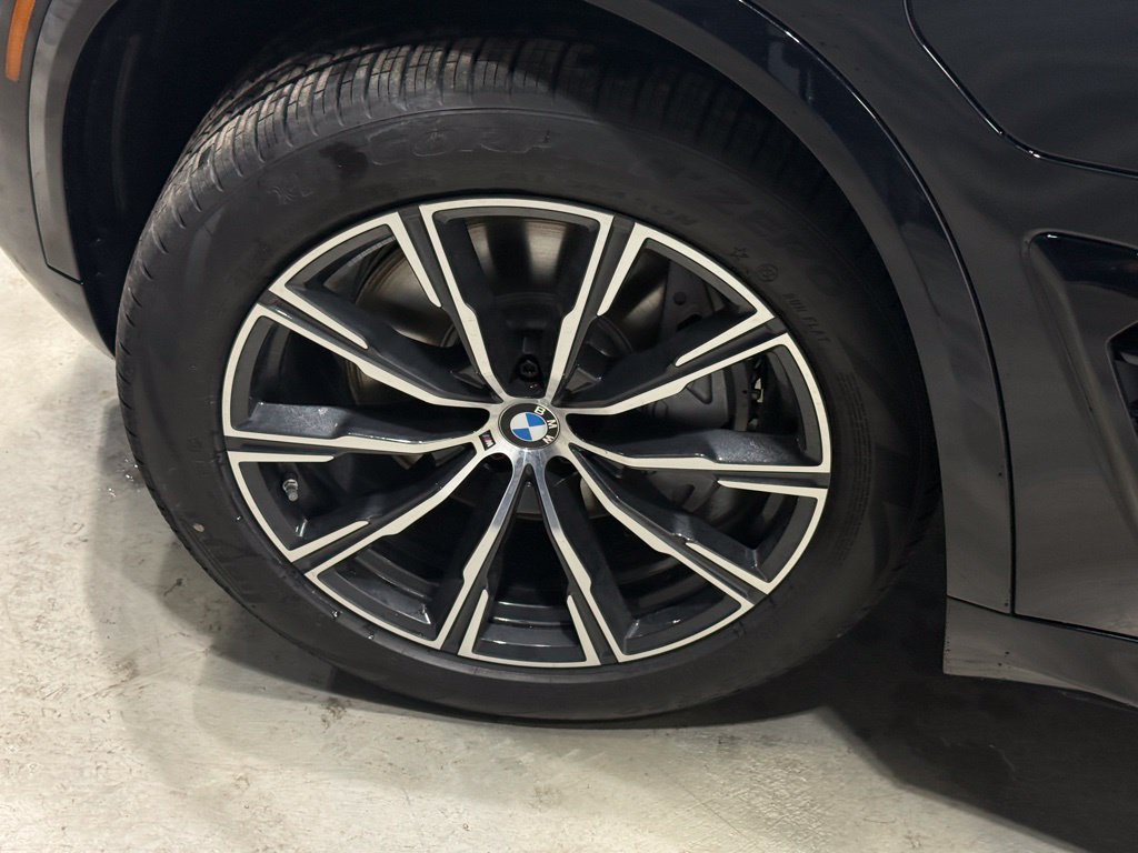 Used 2026 BMW X5 xDrive50e w/ M Sport Package AWD/4WD image 9