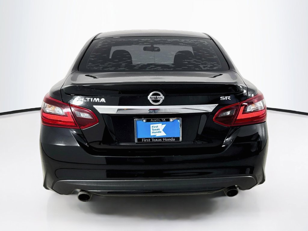 Used 2018 Nissan Altima 2.5 SR w/ Interior Lighting Package FWD image 7