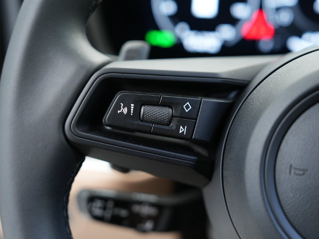 Certified 2026 Porsche Cayenne AWD/4WD image 16