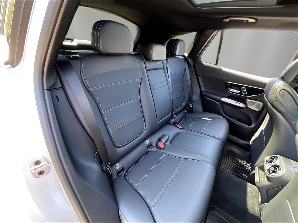 Used 2026 Mercedes-Benz GLC 300 image 25