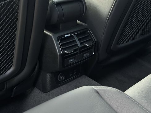 New 2025 Audi Q3 2.0T Premium image 28