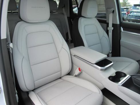 New 2026 GMC Terrain Denali AWD/4WD image 9