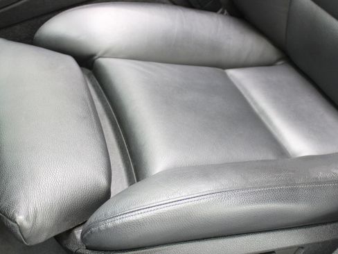 Used 2011 BMW 528i Sedan image 36