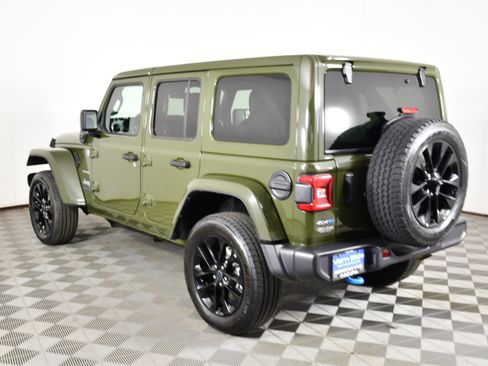 Used 2024 Jeep Wrangler Unlimited Sahara AWD/4WD image 8