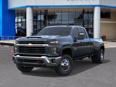 New 2026 Chevrolet Silverado 3500 LT image 6