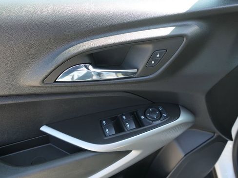 Used 2024 Chevrolet Trax RS w/ Driver Confidence Package FWD image 15