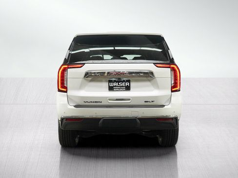 Used 2023 GMC Yukon XL SLT w/ SLT Premium Package AWD/4WD image 4