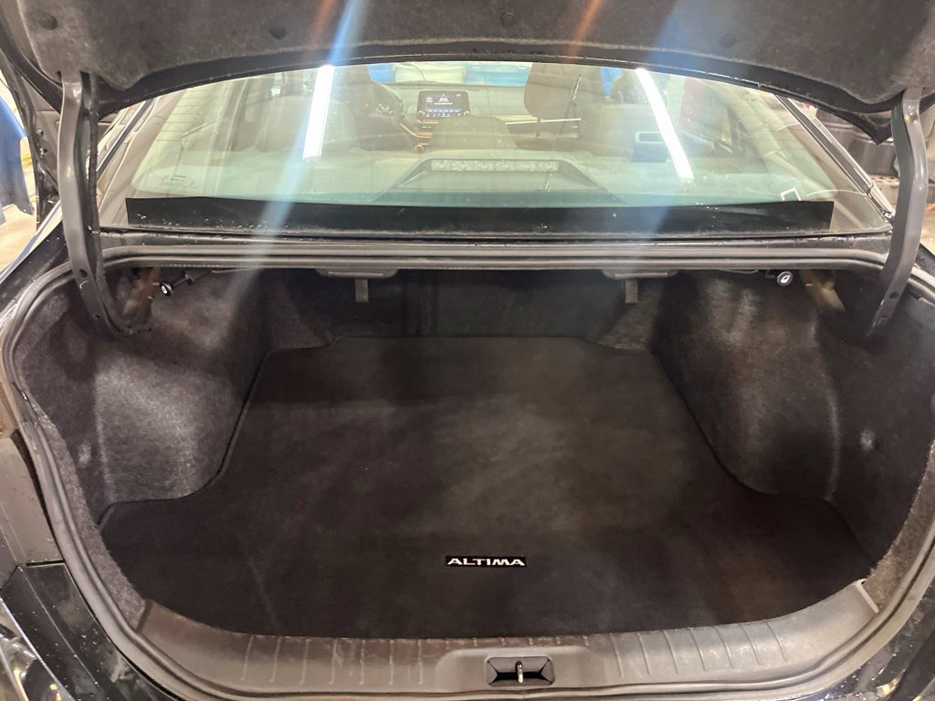 Used 2024 Nissan Altima 2.5 SV FWD image 21