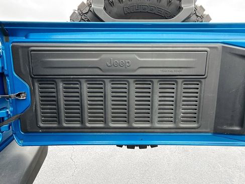 Used 2022 Jeep Wrangler Unlimited Rubicon w/ Steel Bumper Group image 30