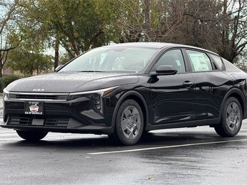 New 2025 Kia K4 LX image 8