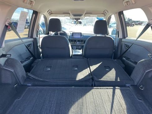 Used 2021 Nissan Rogue SV image 39