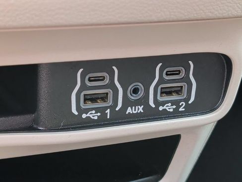 Used 2023 Chrysler Voyager LX FWD image 28