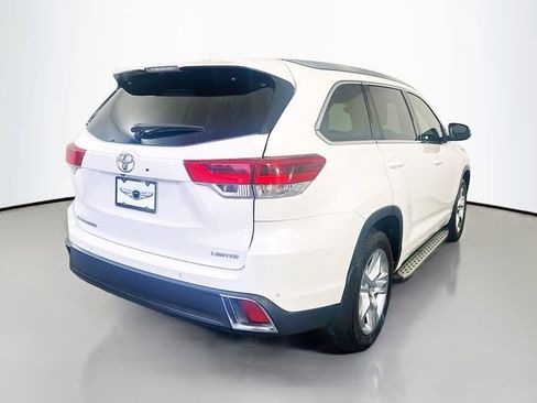 Used 2019 Toyota Highlander Limited FWD image 5
