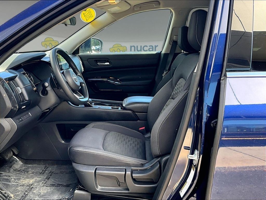 Used 2022 Nissan Pathfinder S AWD/4WD image 10