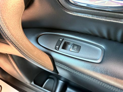 Used 2021 Nissan Armada SL w/ Captain's Chairs Package AWD/4WD image 29