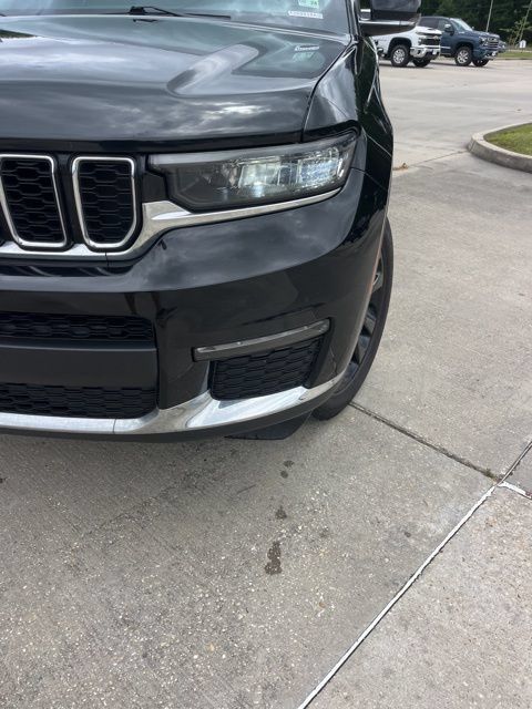 Used 2022 Jeep Grand Cherokee L Limited RWD image 11