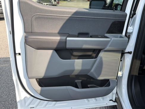 Used 2025 Ford F150 Lightning XLT AWD/4WD image 17
