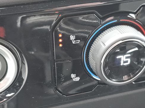 Used 2022 Chevrolet Silverado 1500 RST w/ Redline Edition image 8