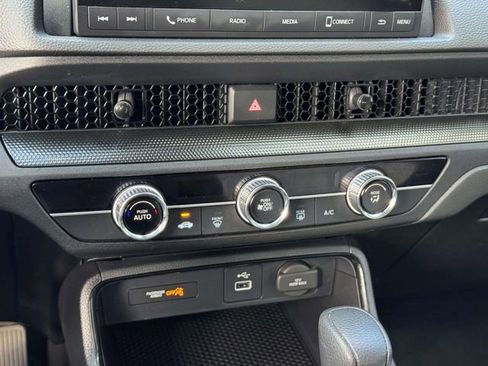 Certified 2025 Honda CR-V LX image 27