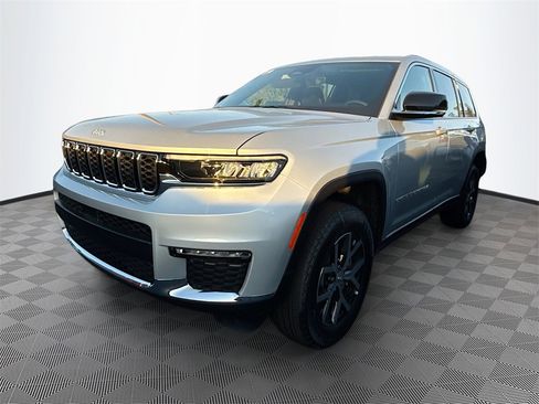 New 2025 Jeep Grand Cherokee L Limited image 3