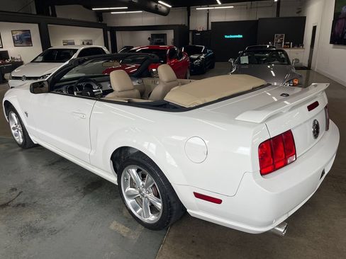 Used 2009 Ford Mustang GT Premium RWD image 9