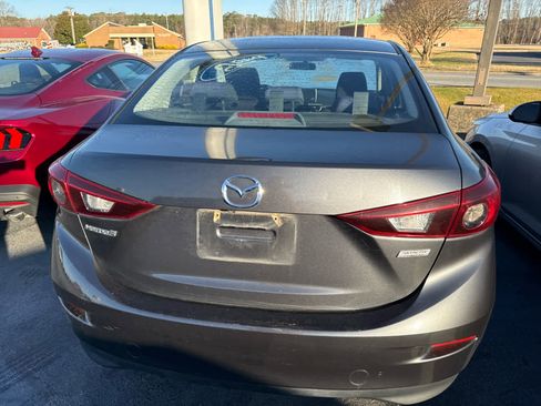 Used 2016 MAZDA MAZDA3 i Sport image 19