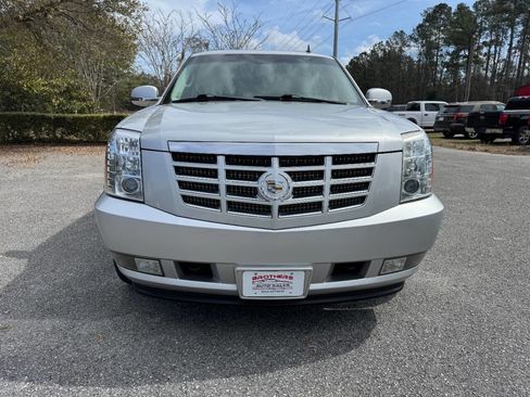 Used 2012 Cadillac Escalade Luxury image 26