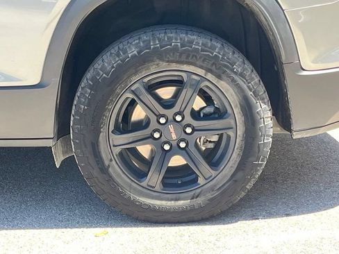 Used 2023 GMC Acadia AT4 w/ Preferred Package AWD/4WD image 11
