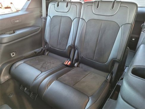 Certified 2024 Jeep Grand Cherokee L Laredo image 18