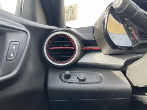 Used 2024 Chevrolet Trax RS w/ Sunroof Package image 27