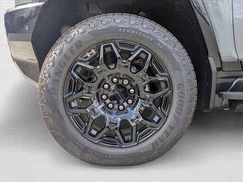 New 2024 GMC Hummer EV 2X image 10