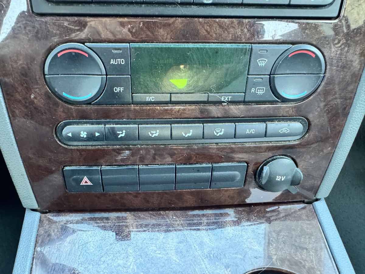 Used 2006 Ford Five Hundred SEL FWD image 43