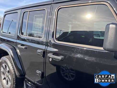 Used 2023 Jeep Wrangler Sahara image 5