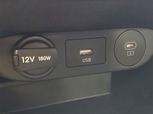 Used 2025 Hyundai Elantra SE image 22