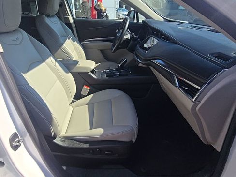 Used 2022 Cadillac XT4 Luxury image 25