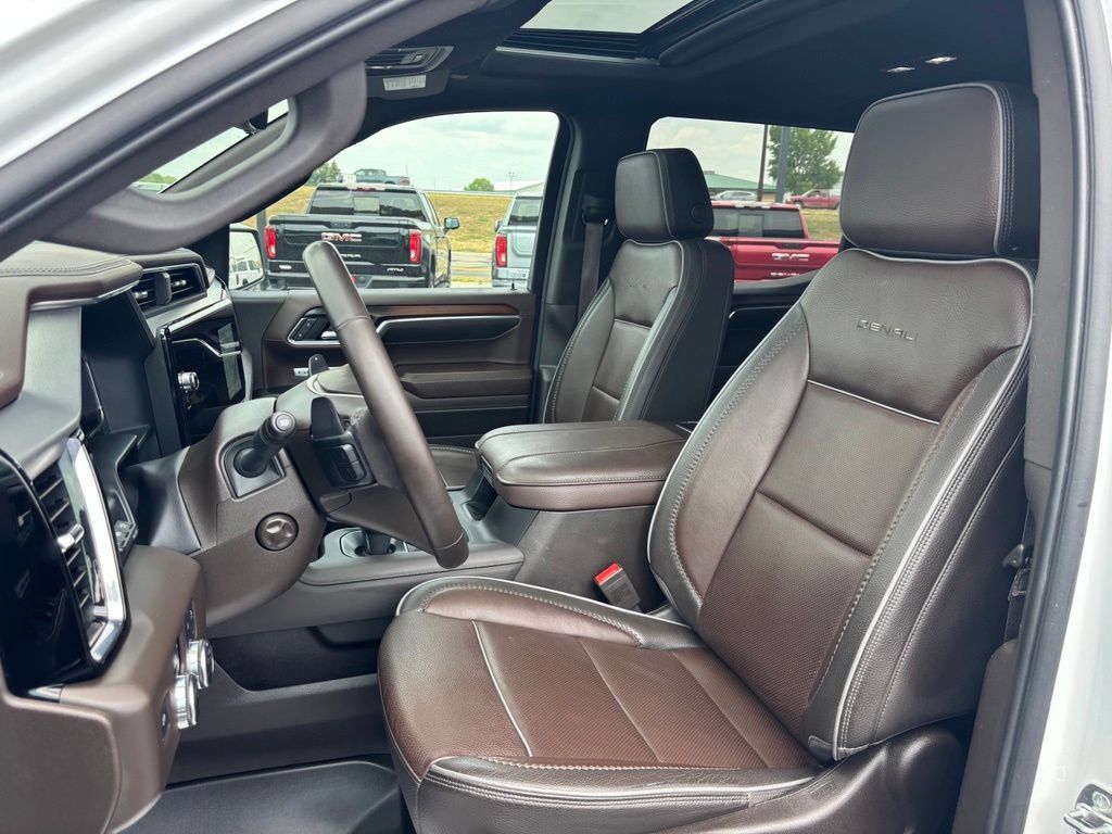 Used 2024 GMC Sierra 1500 Denali w/ Technology Package AWD/4WD image 14