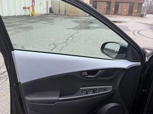 Used 2020 Hyundai Kona SEL w/ Cargo Package image 30