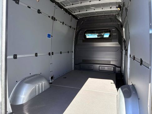 Used 2024 Mercedes-Benz Sprinter 144 Cargo image 15