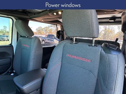 Used 2025 Jeep Wrangler Rubicon image 8