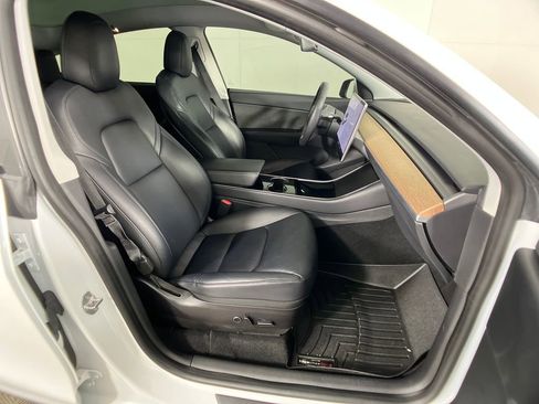 Used 2021 Tesla Model Y Long Range image 5