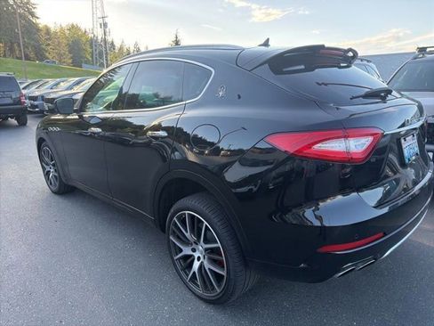 Used 2017 Maserati Levante S AWD/4WD image 2