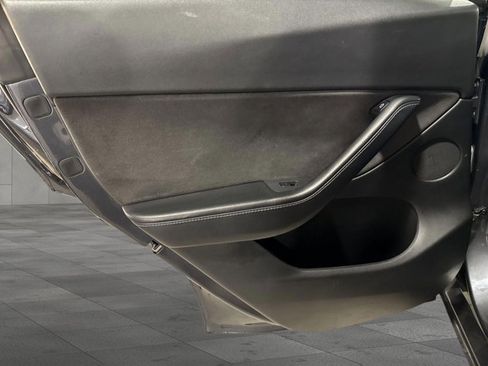 Used 2021 Tesla Model Y Long Range image 23