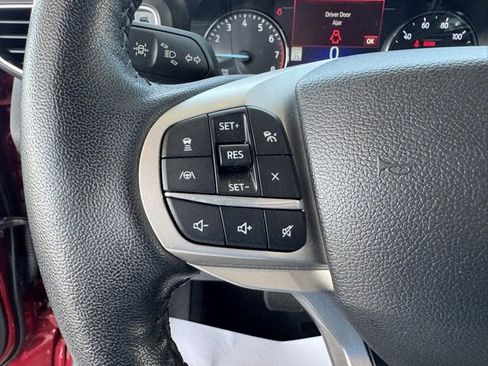 Used 2022 Ford Explorer XLT w/ Equipment Group 202A image 15