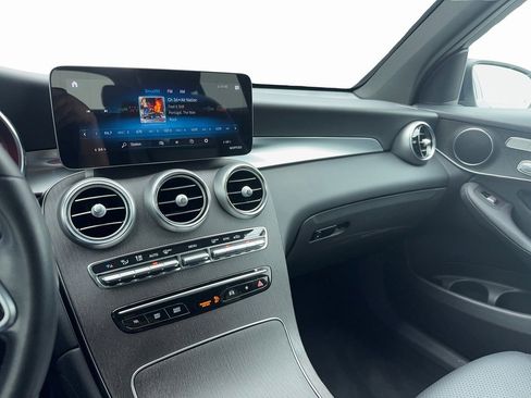 Used 2022 Mercedes-Benz GLC 300 GLC 300 w/ Premium Package Lite image 21