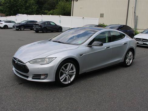 Used 2015 Tesla Model S 85 RWD image 3