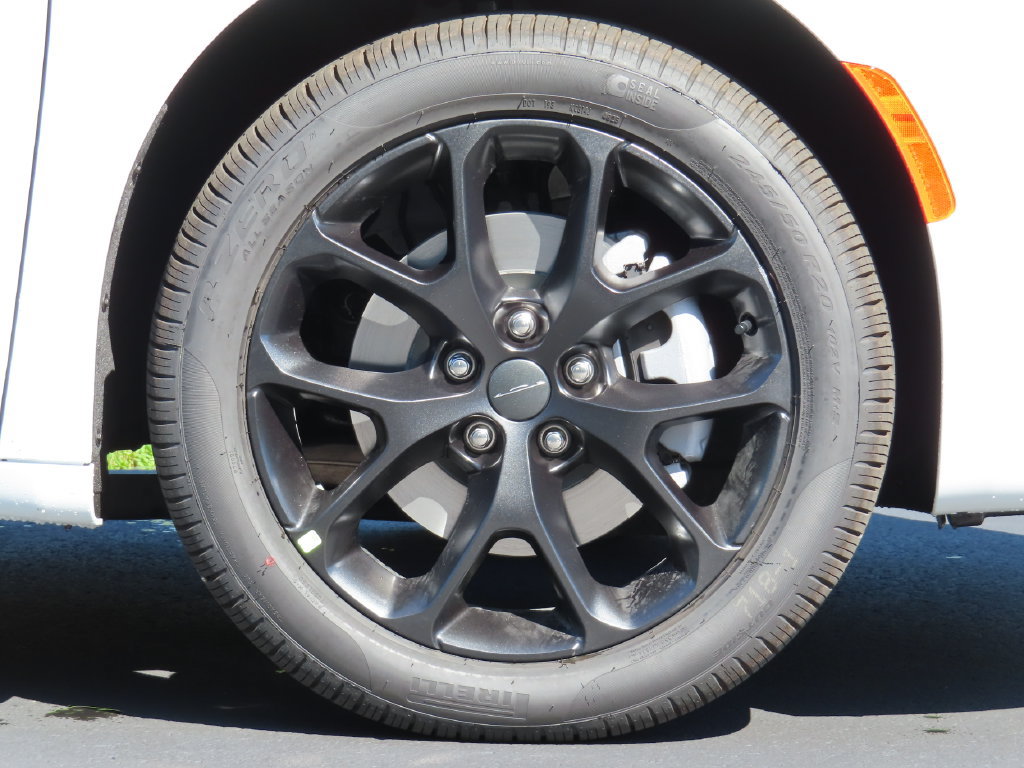 New 2027 Chrysler Pacifica Select AWD/4WD image 14